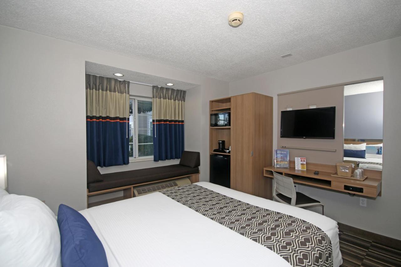 Microtel By Wyndham Greensboro