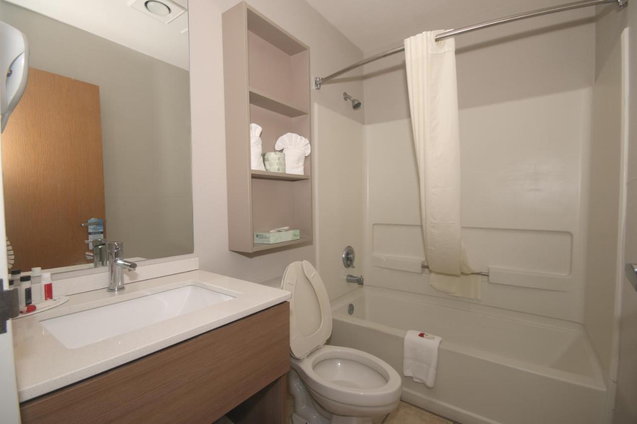 Microtel By Wyndham 2* Greensboro