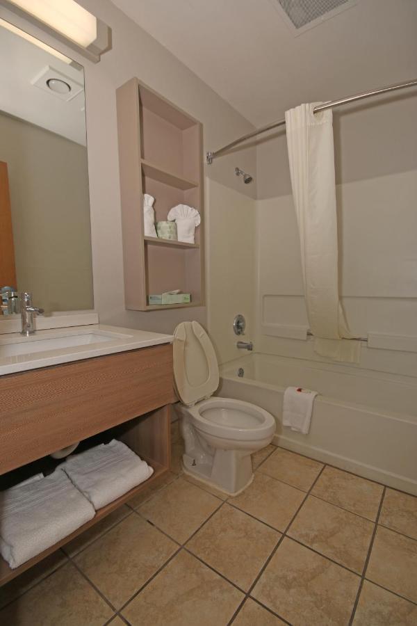 Hotel Microtel By Wyndham 2*