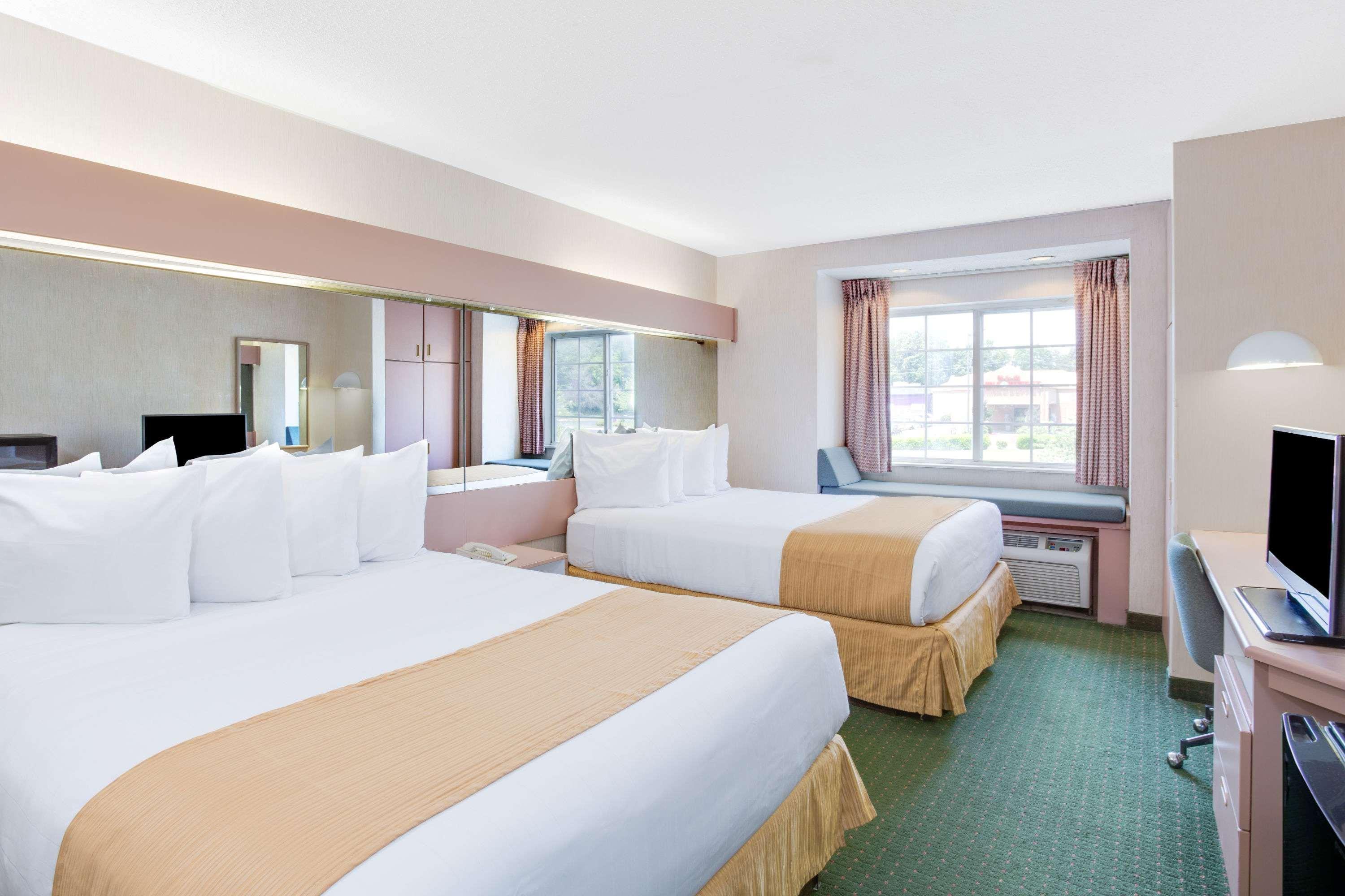 Hotel Microtel By Wyndham 2*