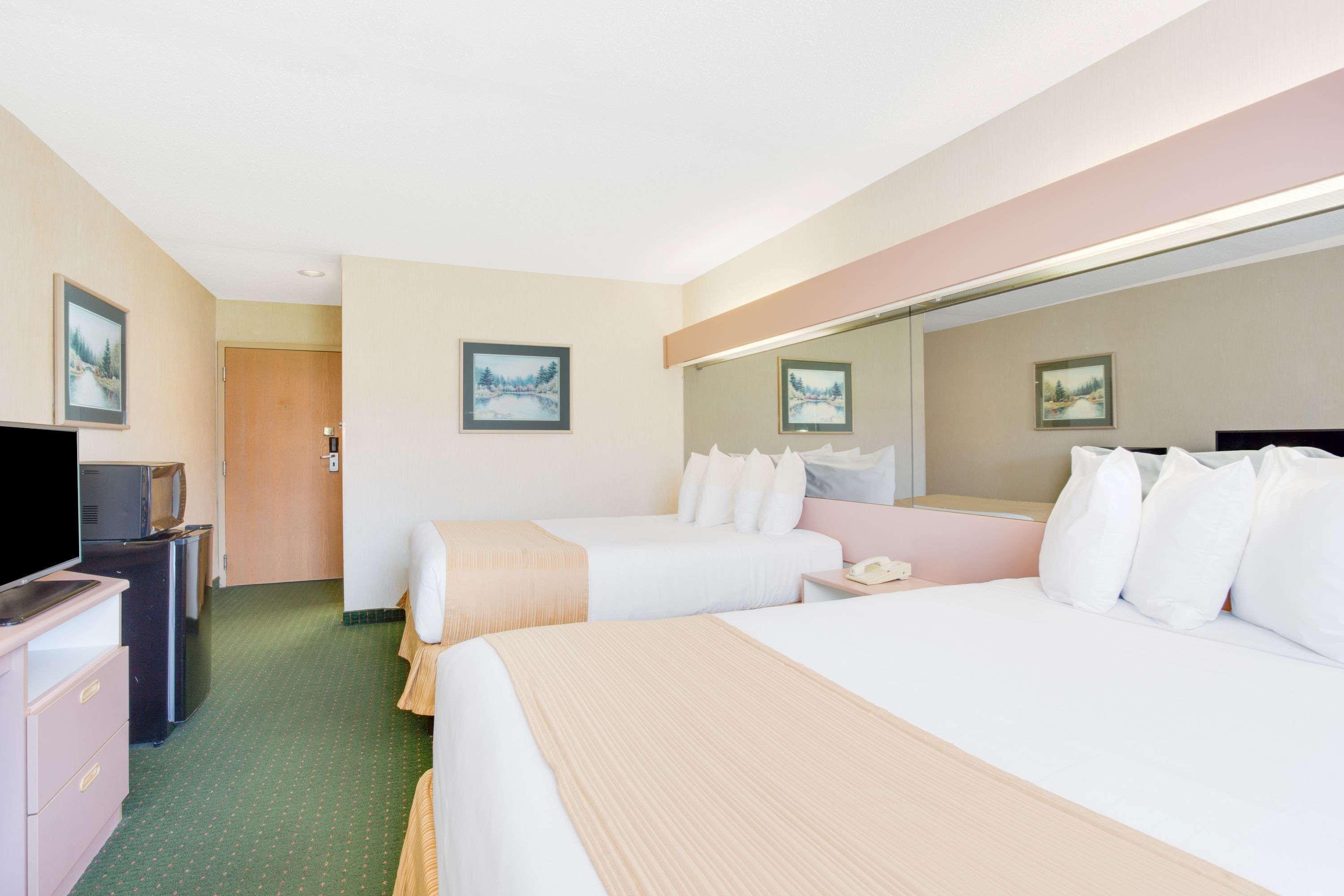 Microtel By Wyndham Hotel