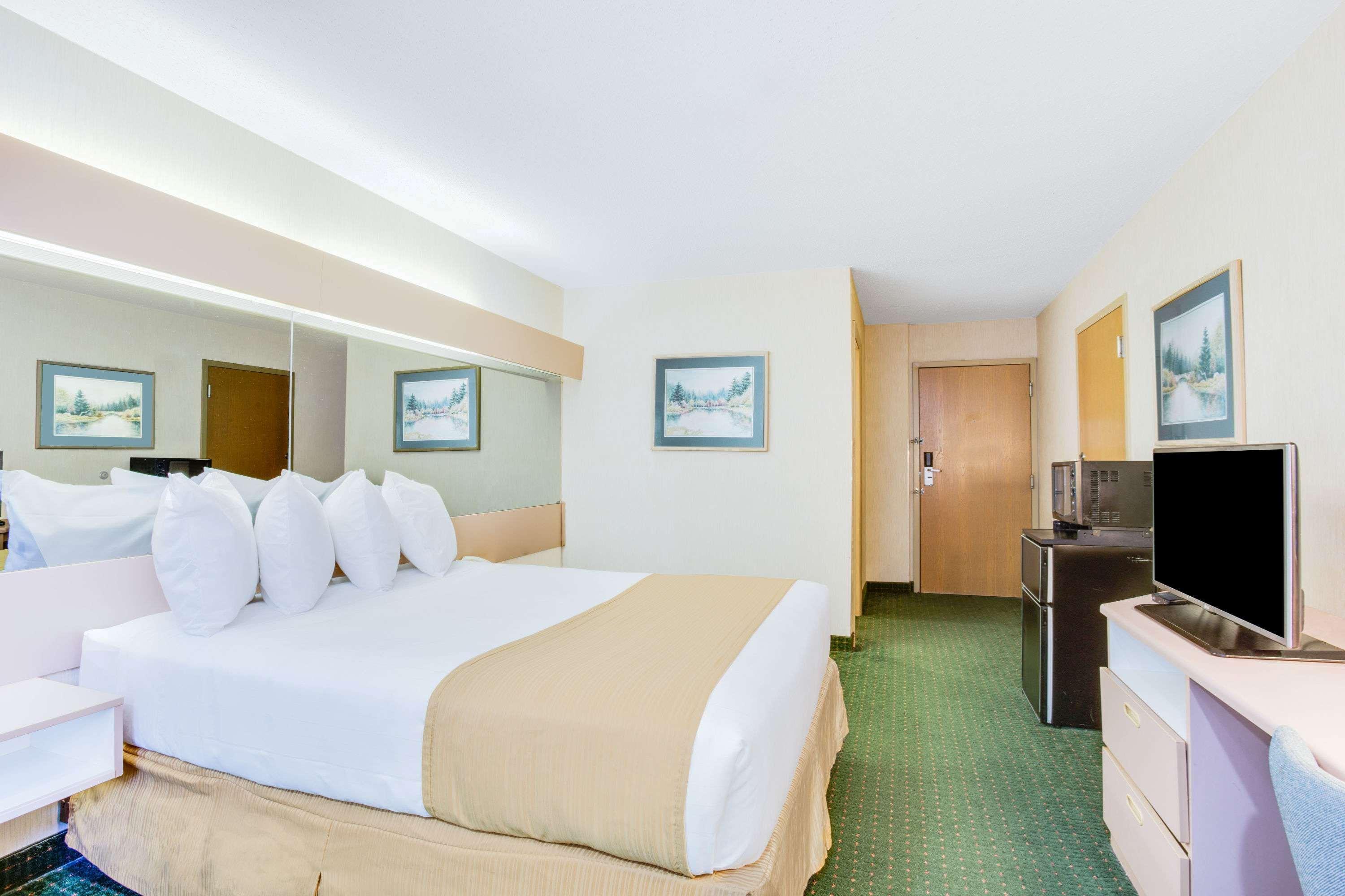 Microtel By Wyndham 2* Greensboro