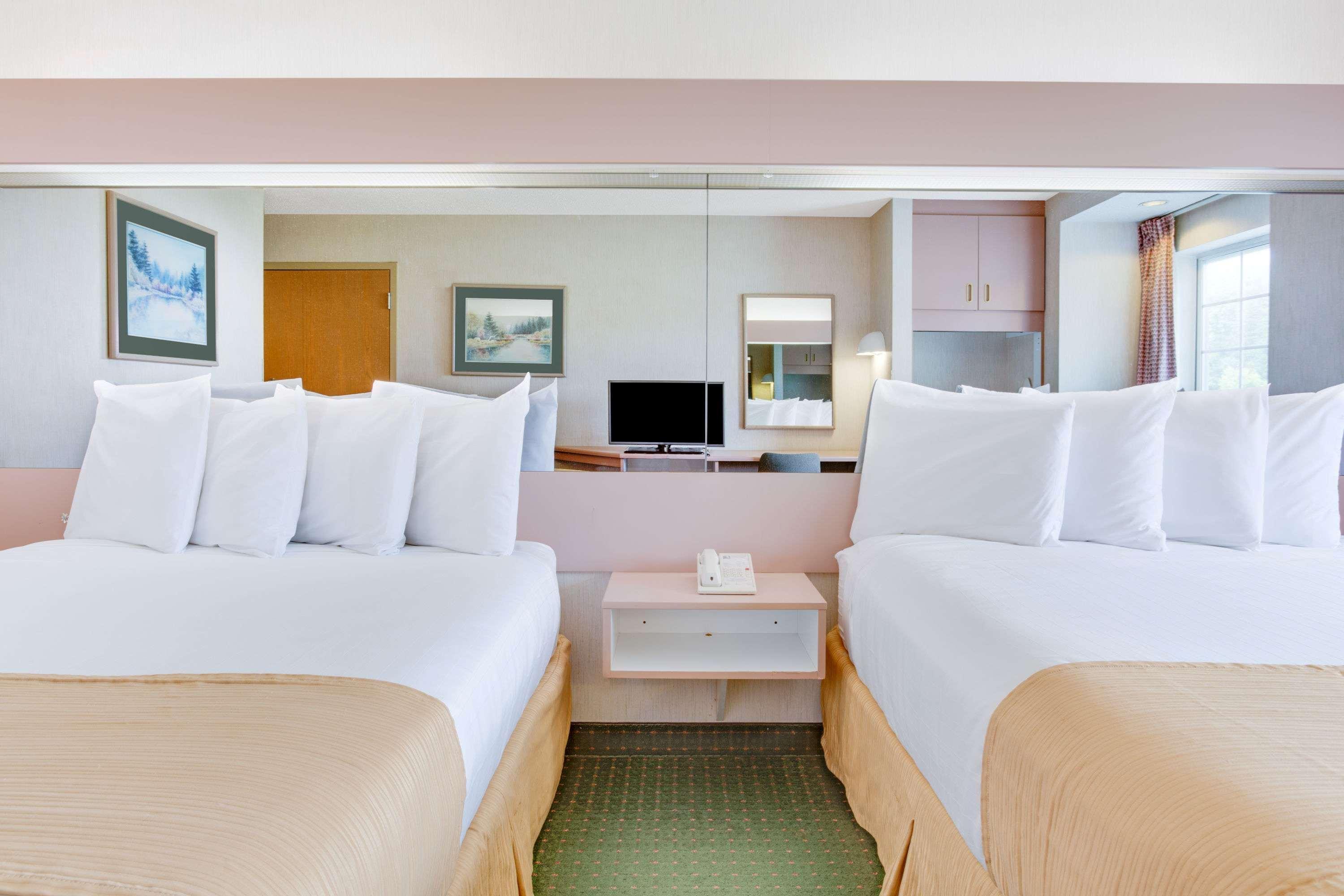 Hotel Microtel By Wyndham 2*