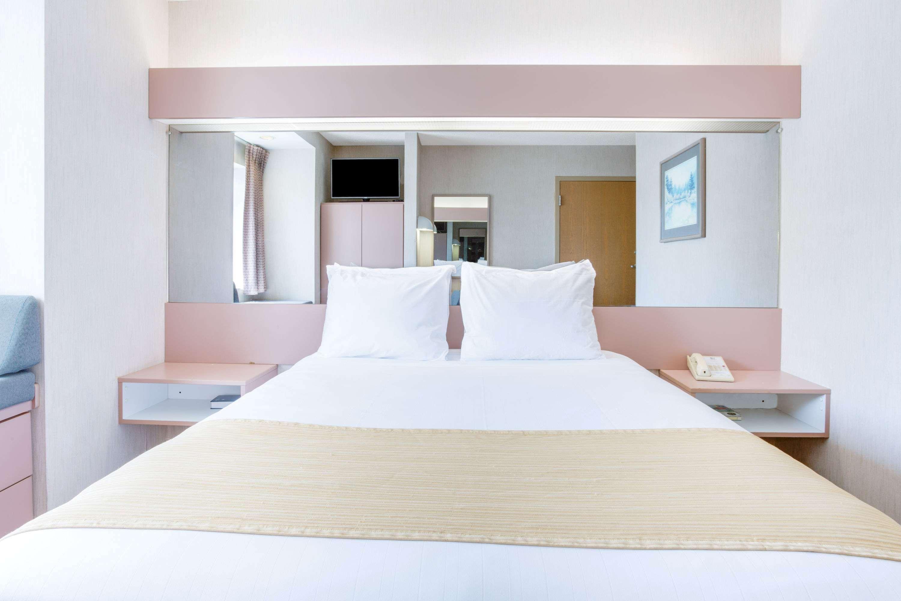Microtel By Wyndham 2*