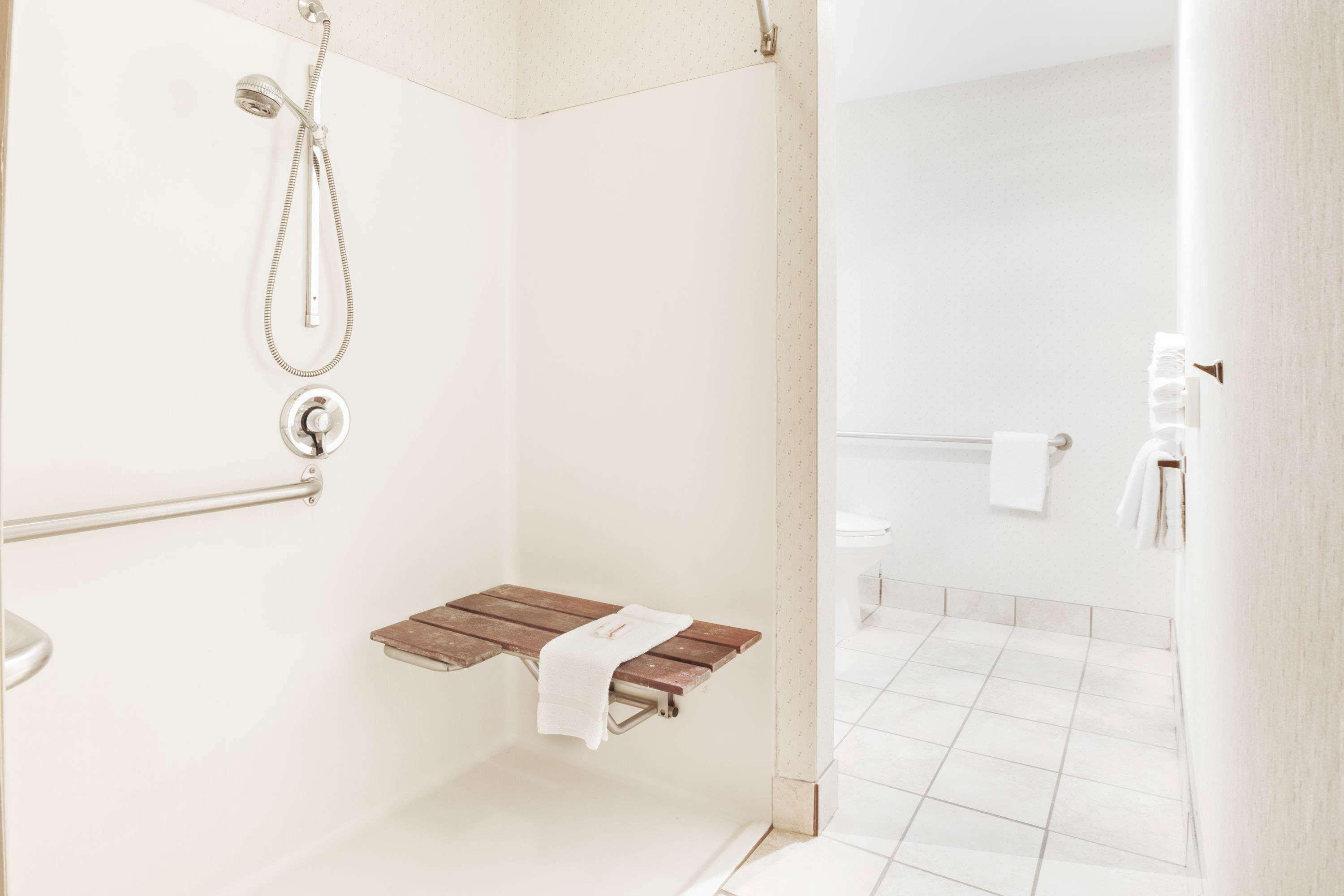 Microtel By Wyndham 2*