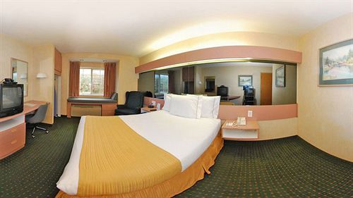 Microtel By Wyndham Hotel 2*